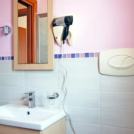 Marconi Seaside Residence, Pool, Wifi, Abruzzo * Alba Adriatica